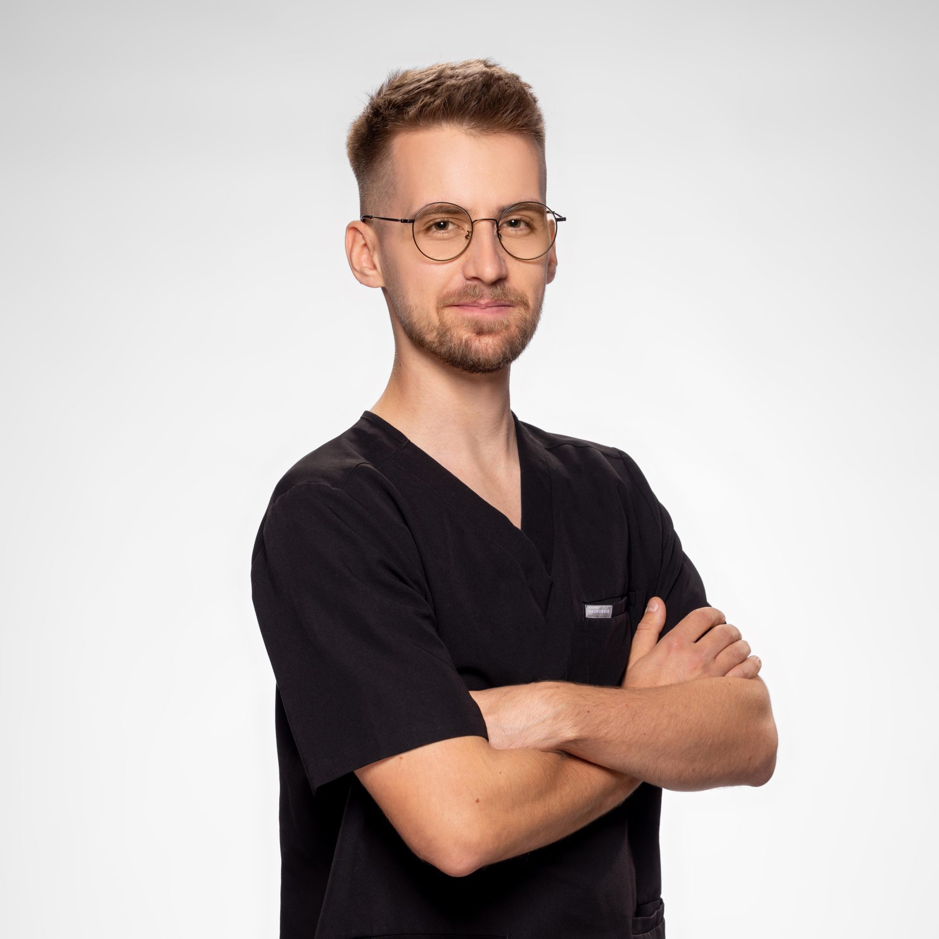 lekarz dentysta Kamil Miazek - Chirurg stomatologiczny-konsultacja