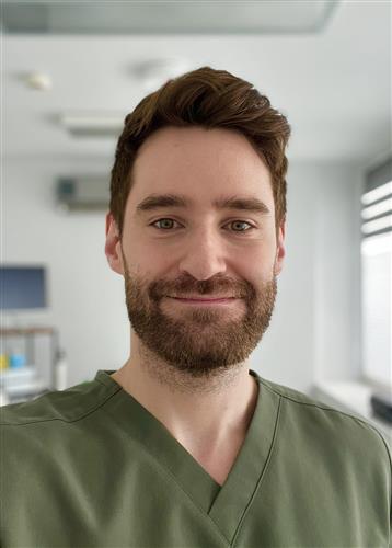 lekarz Wojciech Wadowski - Konsultacja przedoperacyjna do zabiegu - adenotomia (usunięcie migdałka gardłowego)