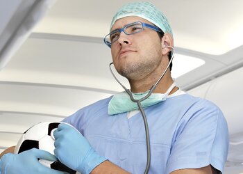 Jak pracują lekarze reprezentacji Polski?