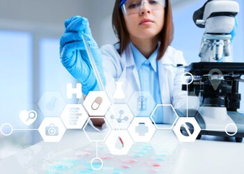 Cytologia a cytologia płynna - jakie są różnice, jakie choroby wykrywa