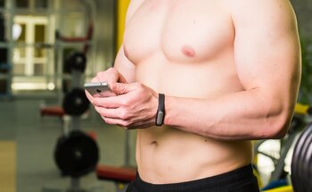 Opaska sportowa - jak działa, komu się przyda?